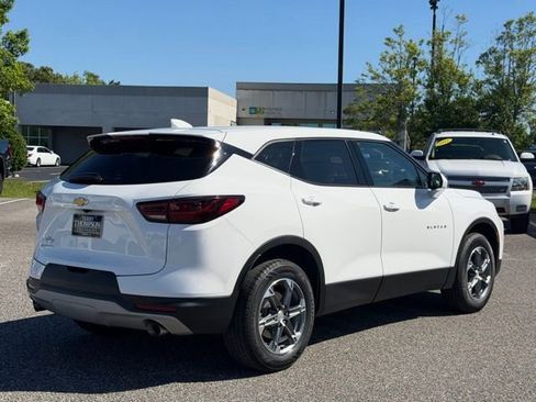 Used 2023 Chevrolet Blazer LT FWD image 5
