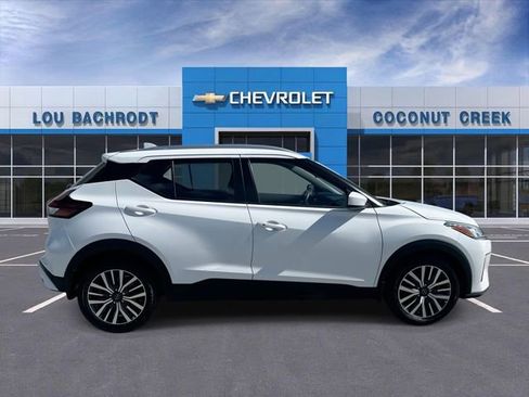 Used 2023 Nissan Kicks SV FWD image 9