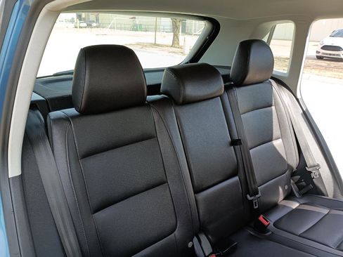 Used 2017 Volkswagen Tiguan S image 11