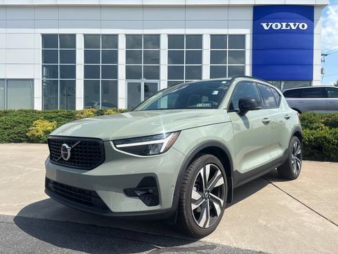 Used 2024 Volvo XC40 B5 Plus w/ Protection Package Premier AWD/4WD image 38