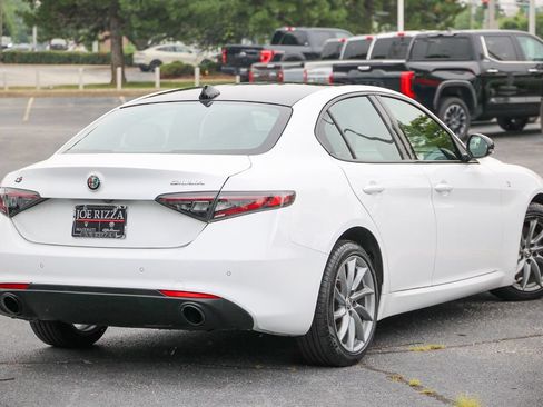 Used 2024 Alfa Romeo Giulia Ti AWD/4WD image 3