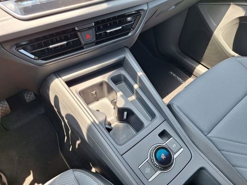 New 2025 Volkswagen Tiguan SE image 19