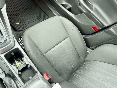 Certified 2018 Ford Focus SE w/ Cold Weather Package FWD image 30