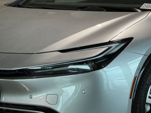 New 2026 Toyota Prius Plug-In Hybrid image 5