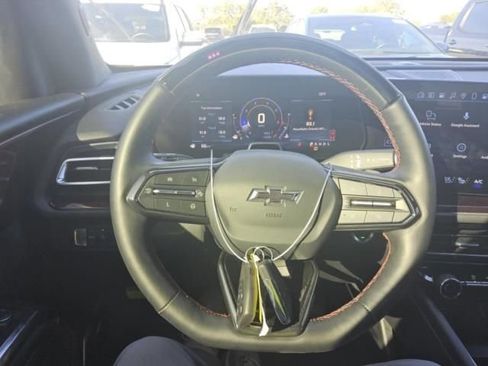 Used 2024 Chevrolet Traverse RS image 7