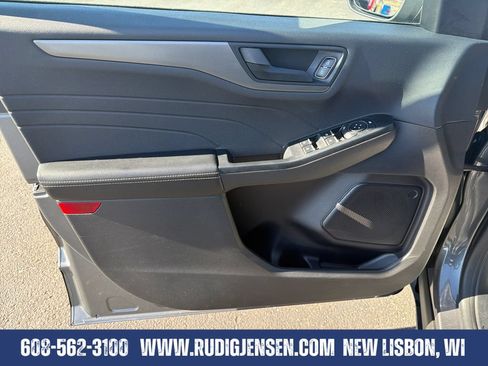 Used 2024 Ford Escape Active w/ Tech Pack #1 AWD/4WD image 10