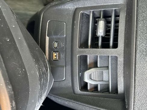 Used 2024 GMC Canyon AT4X w/ AT4X AEV Edition image 18