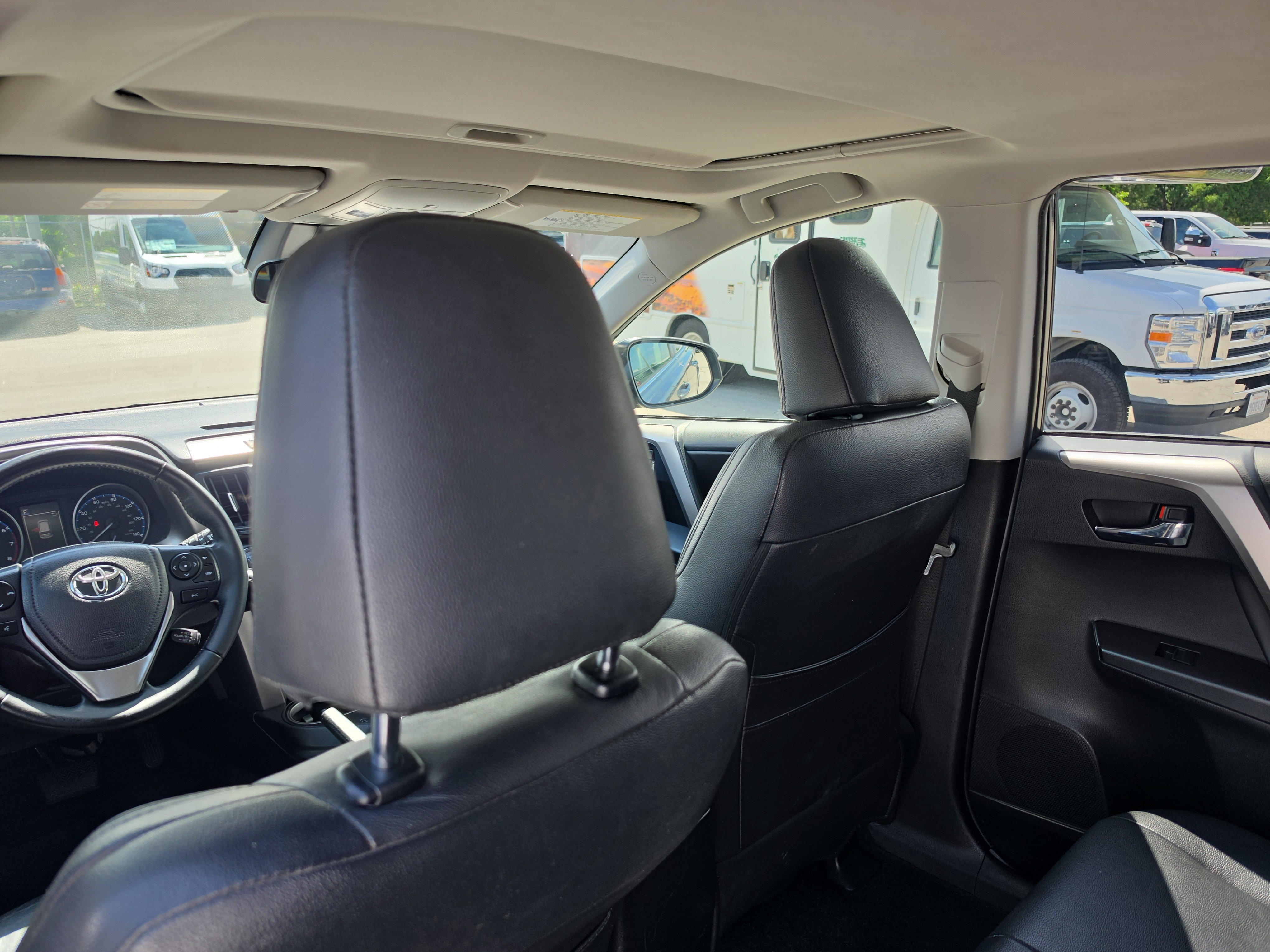 Used 2017 Toyota RAV4 XLE FWD image 12