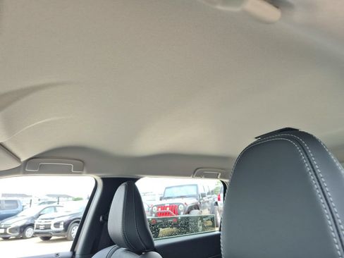 New 2026 Mitsubishi Outlander SE FWD image 11