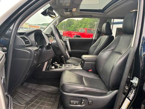 Used 2022 Toyota 4Runner Limited AWD/4WD image 17