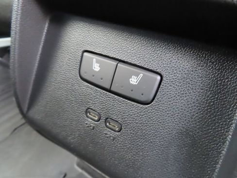 Used 2025 Chevrolet Equinox EV RS w/ Convenience Package II AWD/4WD image 40
