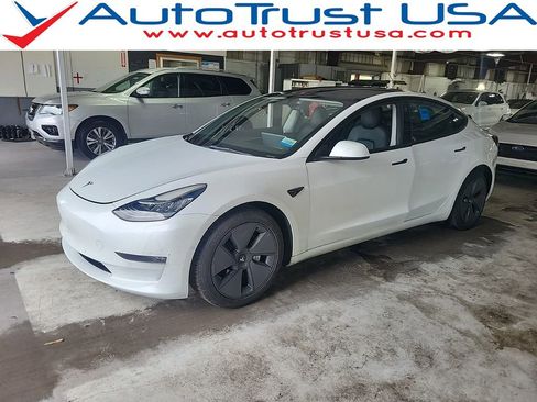Used 2022 Tesla Model 3 Long Range image 1