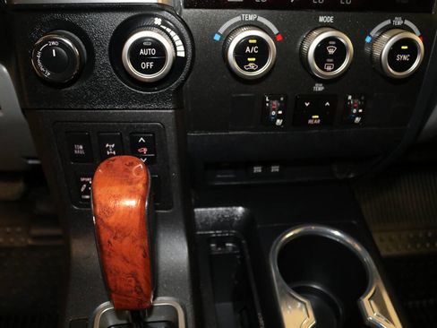 Used 2020 Toyota Sequoia Platinum image 41