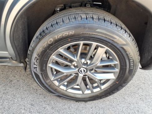 Used 2024 Nissan Rogue S image 10