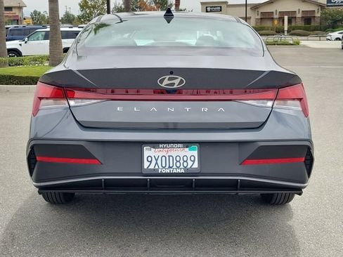 Certified 2026 Hyundai Elantra SE FWD image 32