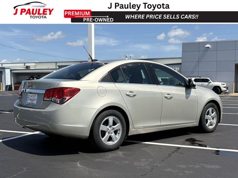 Used 2014 Chevrolet Cruze LT w/ Enhanced Safety Package FWD image 3
