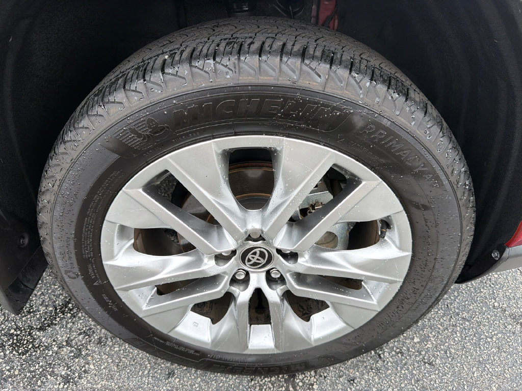 Used 2025 Toyota RAV4 XLE Premium FWD image 12