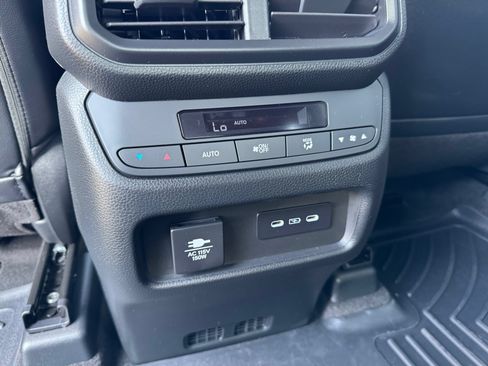 Used 2024 Honda Pilot TrailSport image 68