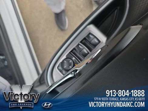Used 2024 Chevrolet Malibu LT FWD image 11