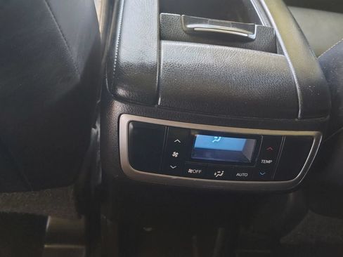 Used 2017 Toyota Highlander XLE AWD/4WD image 13
