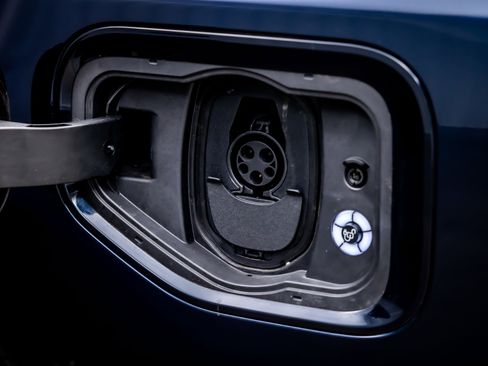 Used 2023 Ford F150 Lightning XLT image 30