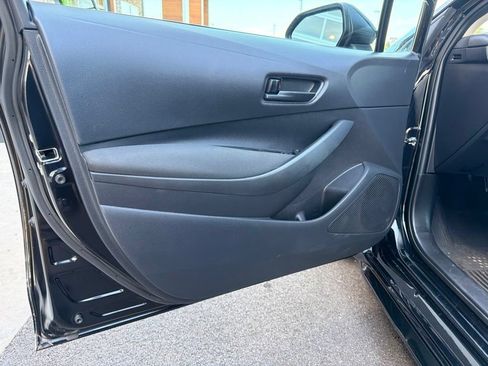 Used 2025 Toyota Corolla LE w/ Convenience Package FWD image 9