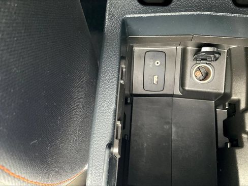 Used 2017 Subaru Crosstrek 2.0i Premium w/ Moonroof Package AWD/4WD image 15