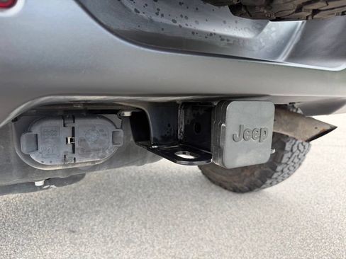 Used 2023 Jeep Wrangler Unlimited Rubicon AWD/4WD image 16