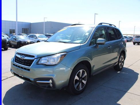 Used 2017 Subaru Forester 2.5i Limited AWD/4WD image 3