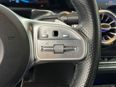 Used 2021 Mercedes-Benz GLB 250 image 28