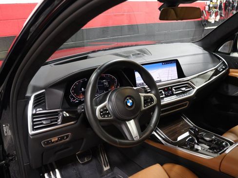 Used 2019 BMW X7 xDrive50i w/ M Sport Package AWD/4WD image 38