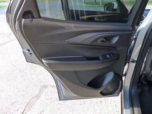 Used 2025 Chevrolet TrailBlazer ACTIV FWD image 36