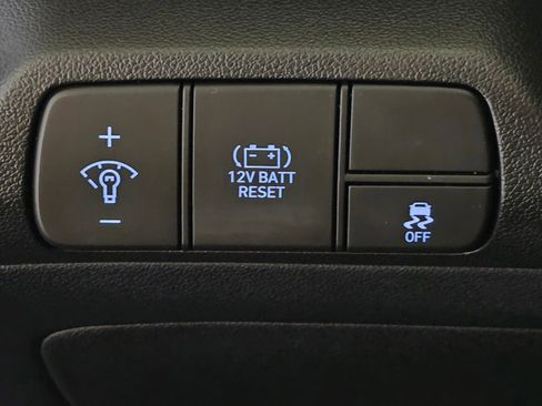 Certified 2025 Hyundai Elantra Limited image 35