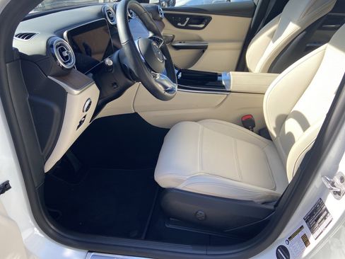 Certified 2025 Mercedes-Benz GLC 300 4MATIC image 22