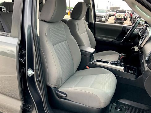 Used 2022 Toyota Tacoma SR5 image 9