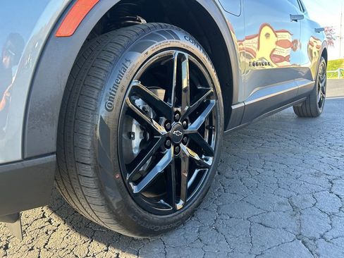 New 2026 Chevrolet Equinox EV LT w/ LPO, Blackout Package FWD image 11