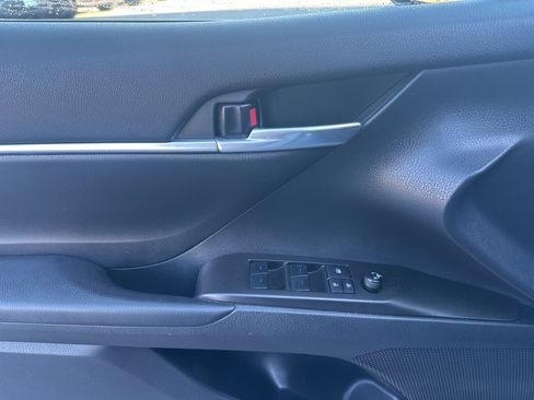 Used 2023 Toyota Camry SE image 10