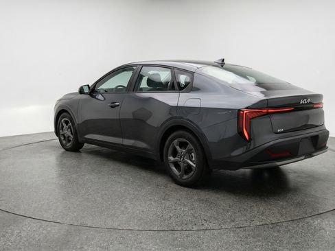Used 2025 Kia K4 LXS image 6