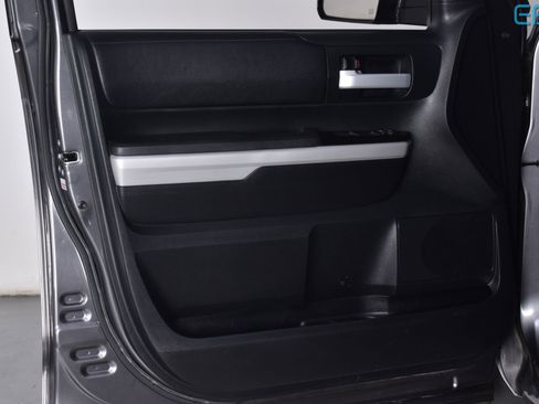 Used 2018 Toyota Tundra SR5 AWD/4WD image 12