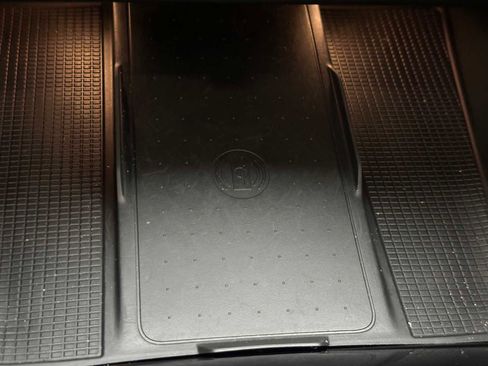 Certified 2023 Volvo C40 P8 Recharge Ultimate image 30