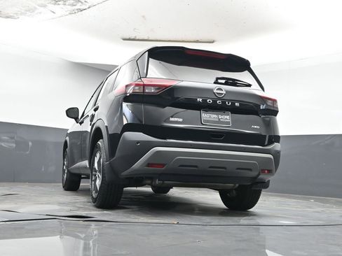 Used 2023 Nissan Rogue S image 27