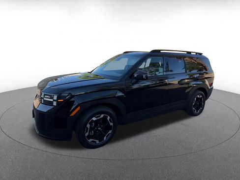 Used 2025 Hyundai Santa Fe SEL FWD image 8