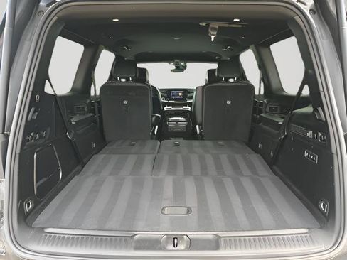 Used 2022 Jeep Wagoneer Series III w/ Flexible Seating Group image 8