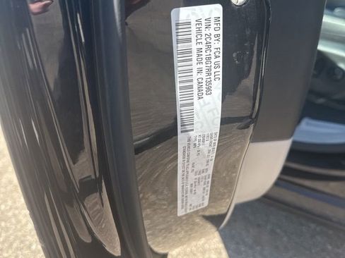 Used 2024 Chrysler Pacifica Touring-L image 16