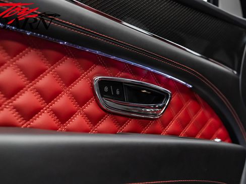 Used 2022 Bentley Bentayga image 21