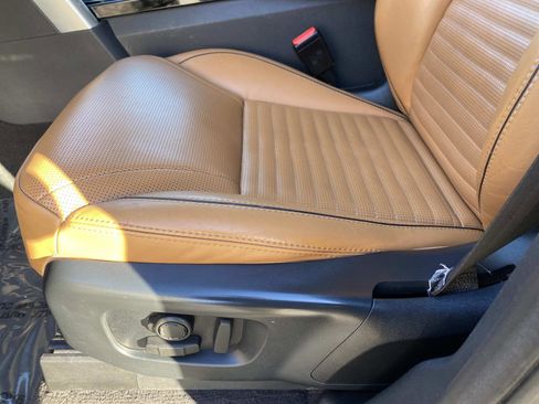 Used 2018 Land Rover Discovery HSE Luxury image 20