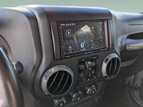 Used 2016 Jeep Wrangler Unlimited Sport image 32