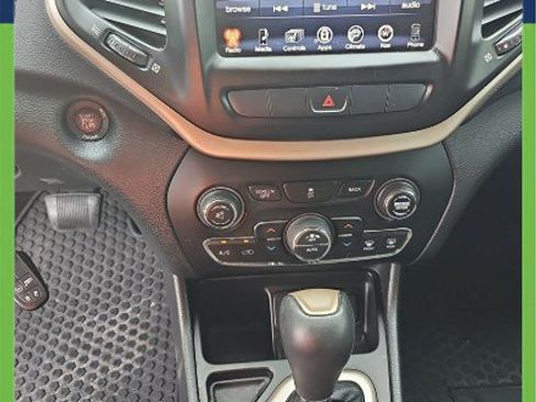 Used 2014 Jeep Cherokee Limited w/ Luxury Group FWD image 6