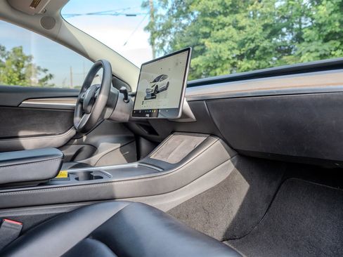 Used 2023 Tesla Model 3 Standard Range RWD image 31