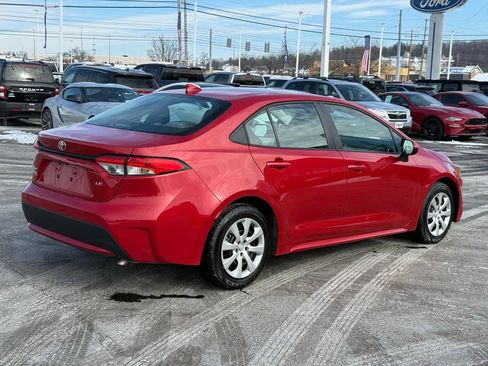Used 2020 Toyota Corolla LE image 3